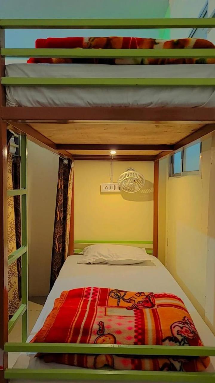 Baba'S Rishikesh Hostel ภายนอก รูปภาพ